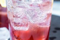 Sloe Gin Fizz Cocktail Recipe: How to Mix the Classic Drink