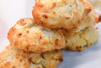 Blue Cheese Biscuits with Bisquick: Tangy Drop-Style Recipe
