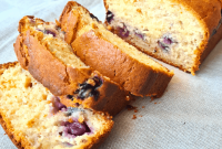 Moist Blueberry Yogurt Loaf Recipe for Home Bakers