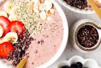 Strawberry Banana Smoothie Bowl Recipe for a Creamy Breakfast