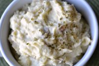 Creamy Mashed Potatoes with Butter and Sour Cream