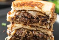 Blackstone Patty Melt Recipe: Juicy Griddle Cheeseburger Melt