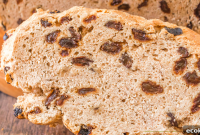 Traditional Irish Soda Bread with Raisins: Simple Homemade Recipe