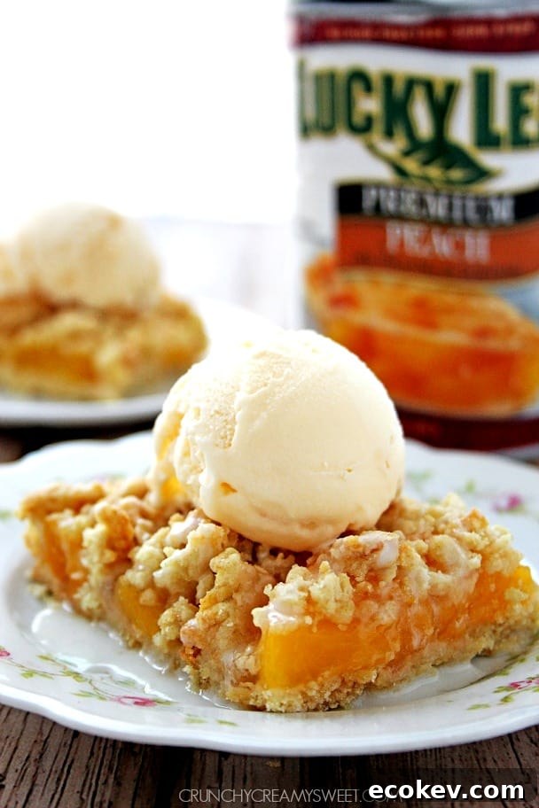 Peaches and Cream Bars a la Mode - summer dessert at its best! crunchycreamysweet.com