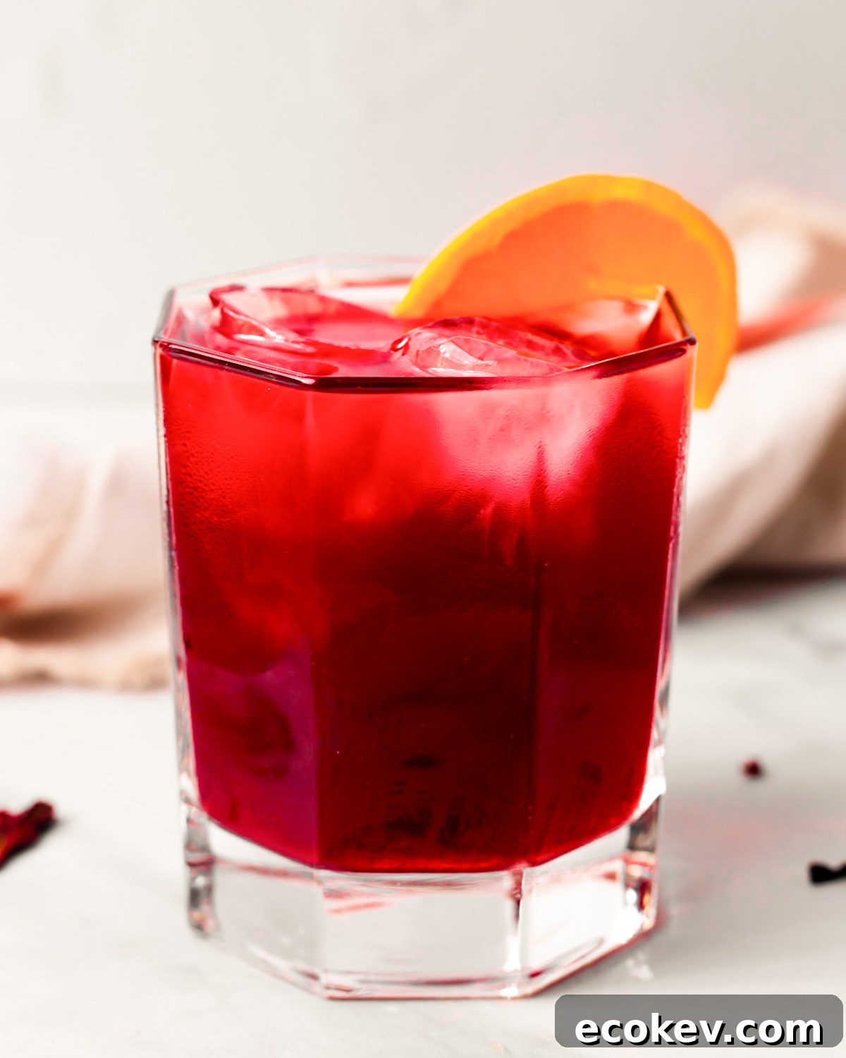 glass filled with red tea