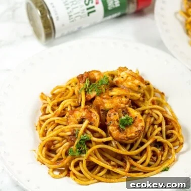 Blackened shrimp pasta - a flavorful pasta dinner made in 30 minutes. So easy, so delicious.