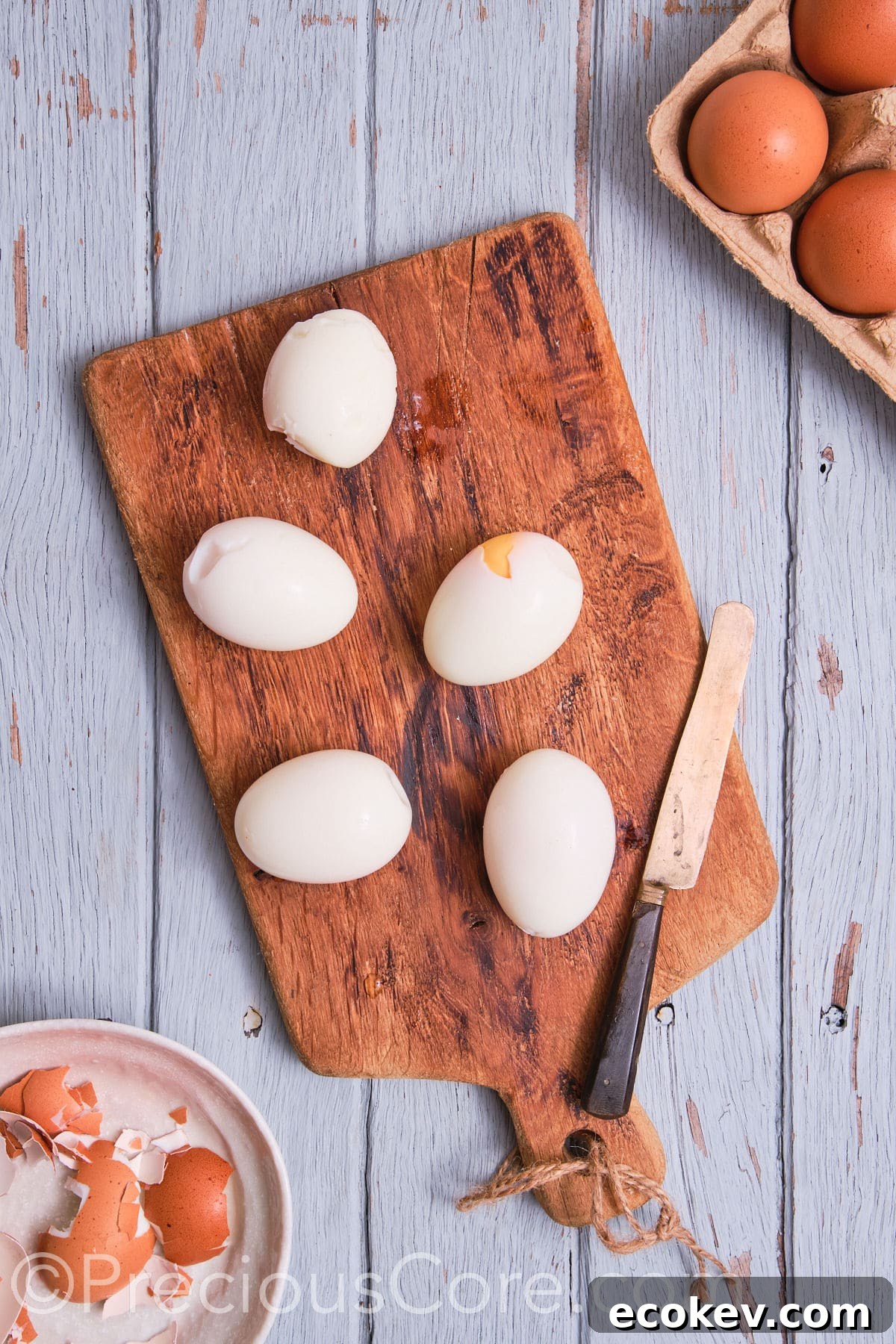 Peeled eggs.