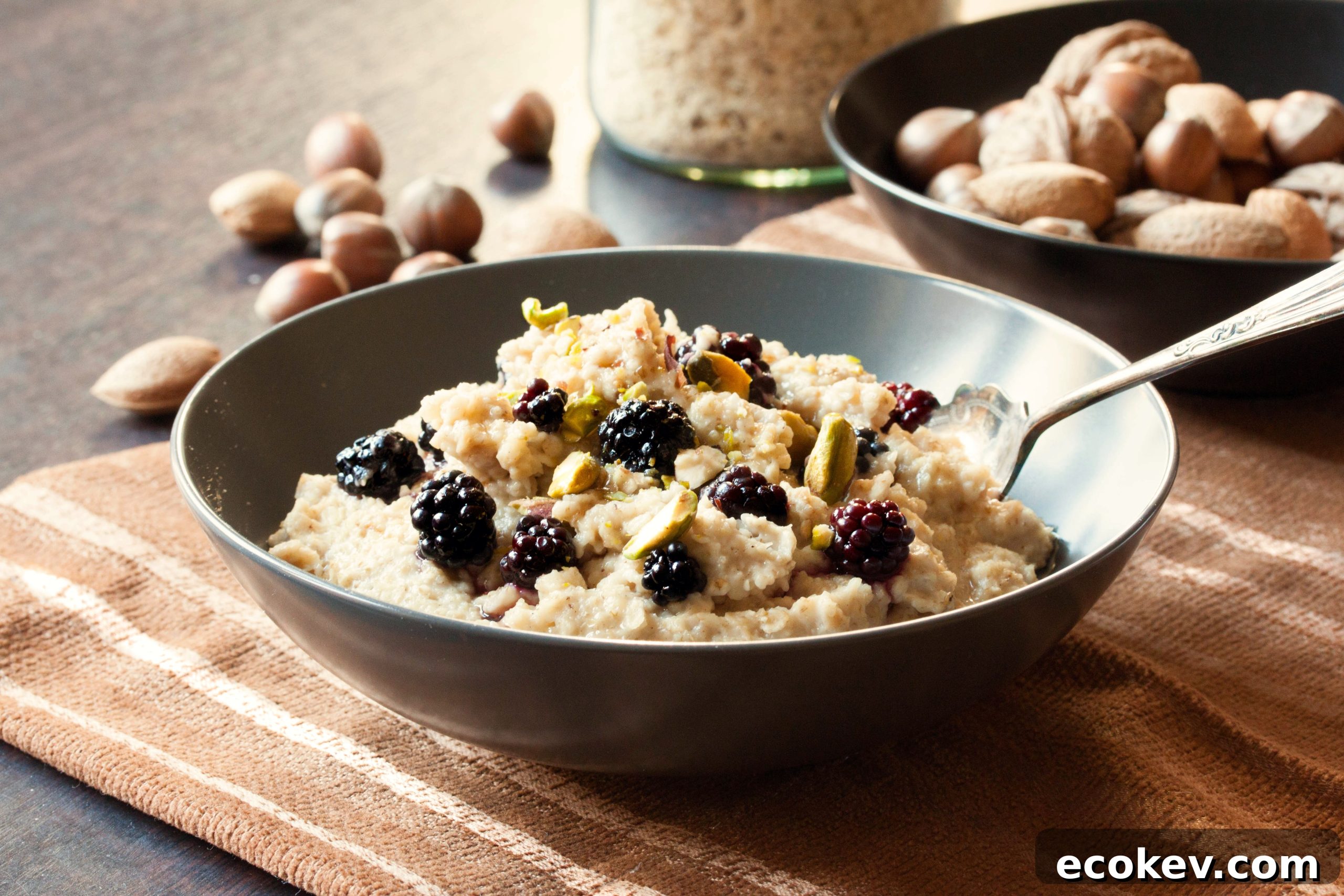 oat porridge with berries and pistachios