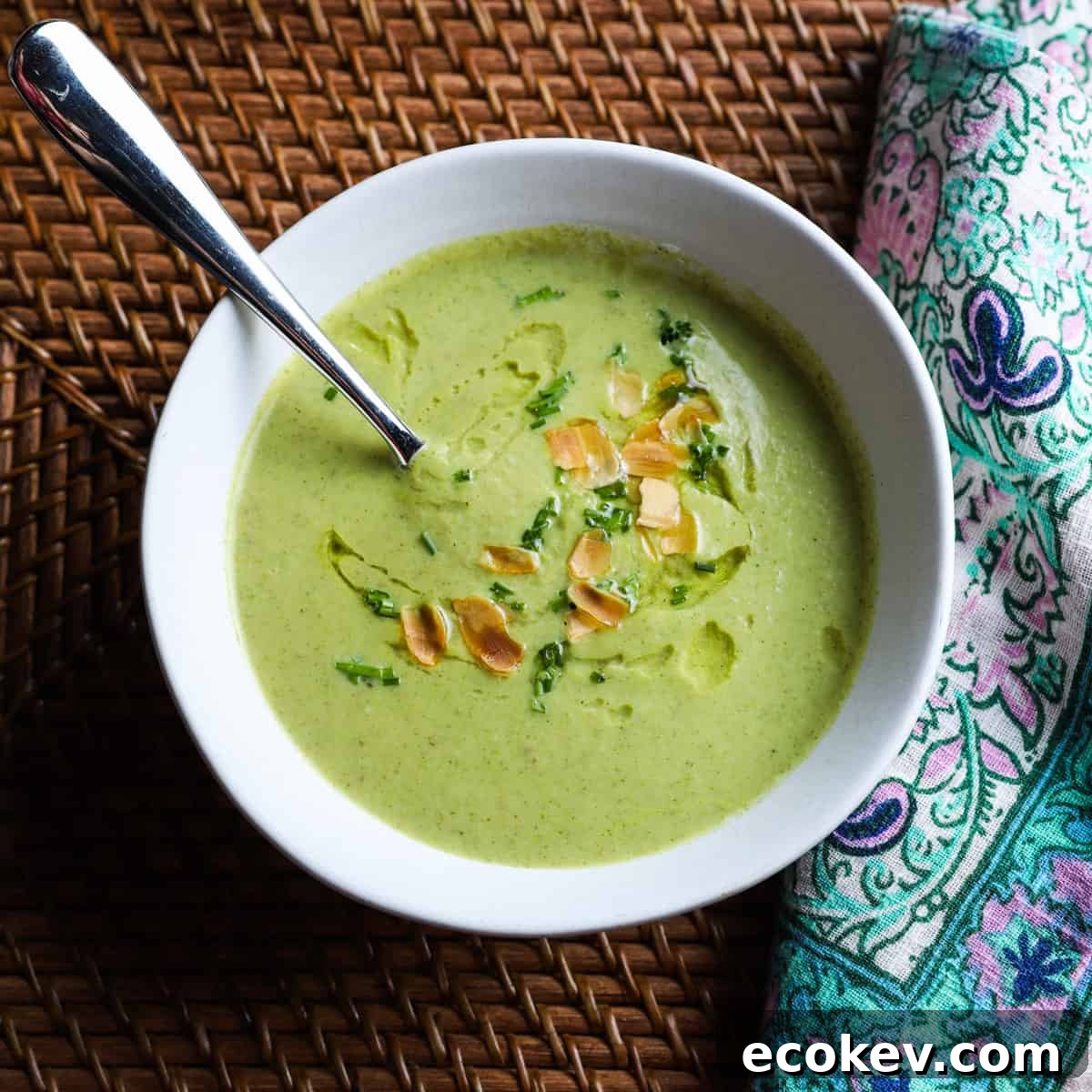 Creamy Broccoli and Almond Soup