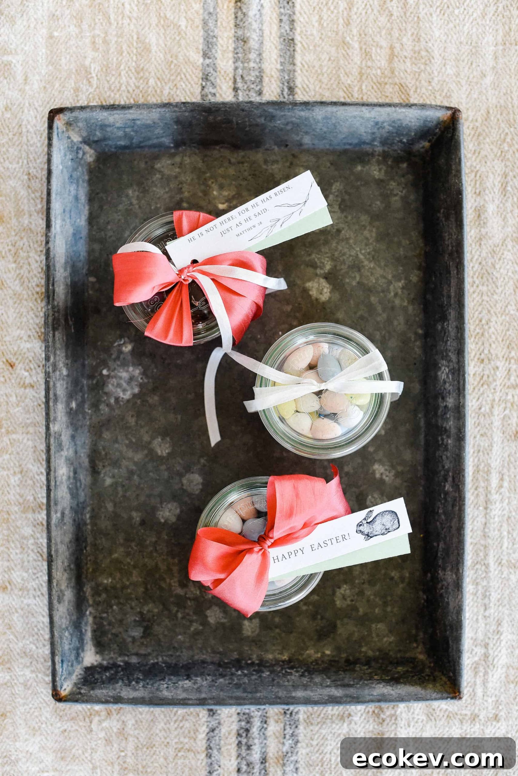 Easter treats are made even sweeter with these free printable gift tags! Make Easter bark and finish it off with printable gift tags! Plus scroll down for links to over 25 darling spring printables!