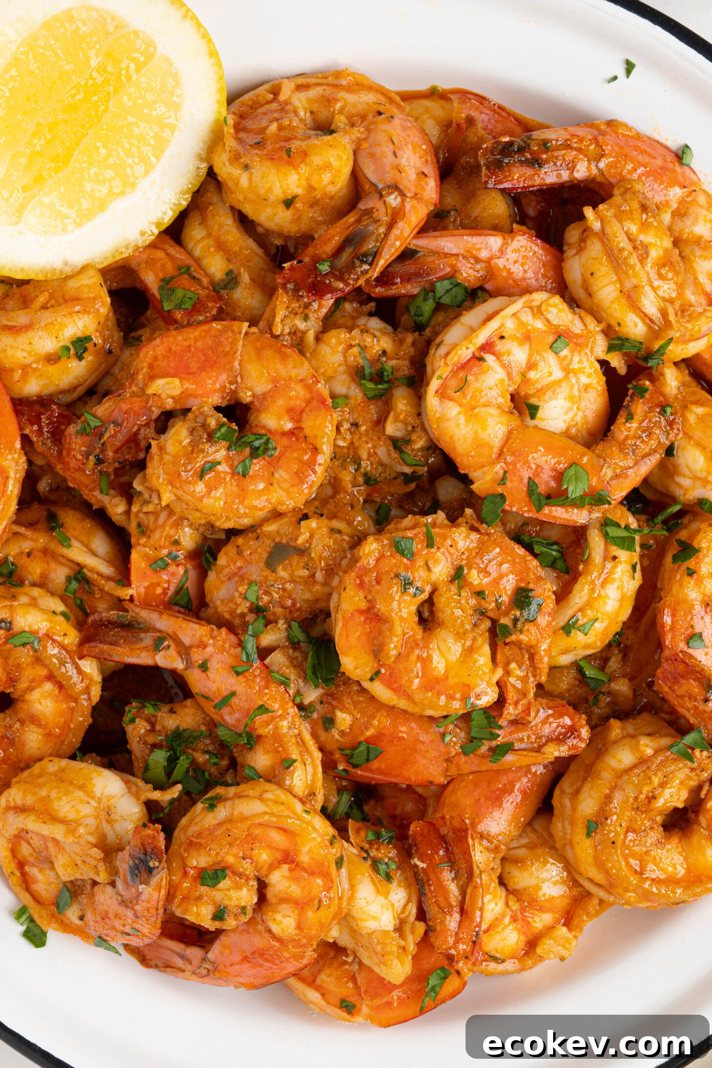 A plate of camarones al ajillo.