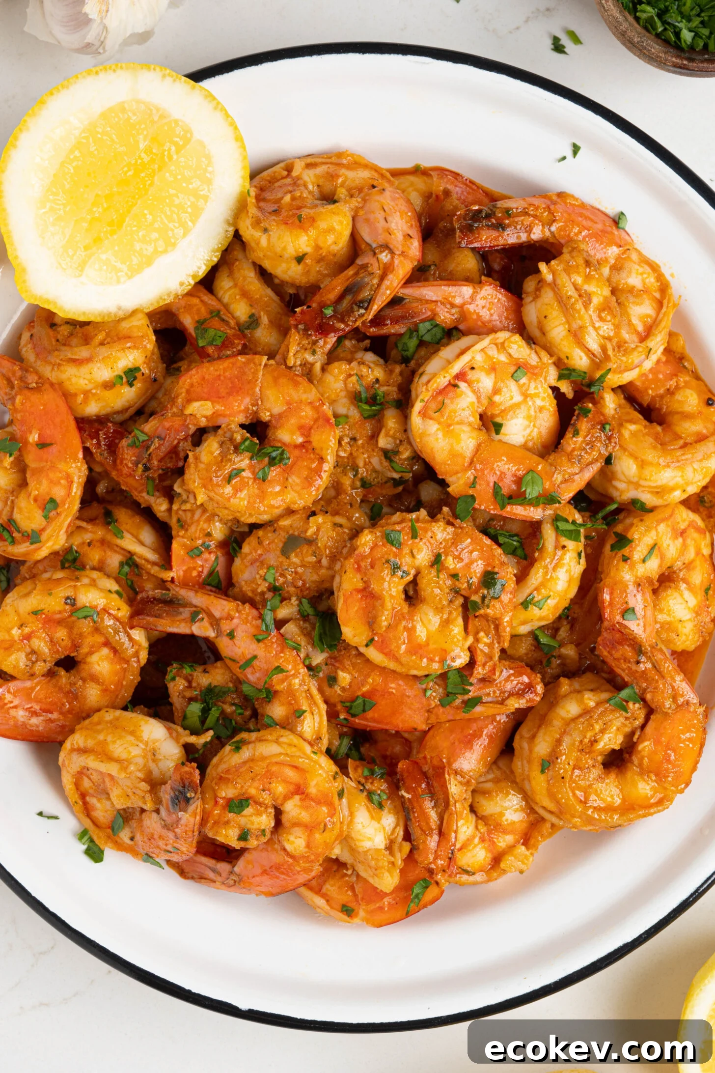 A plate of camarones al ajillo.