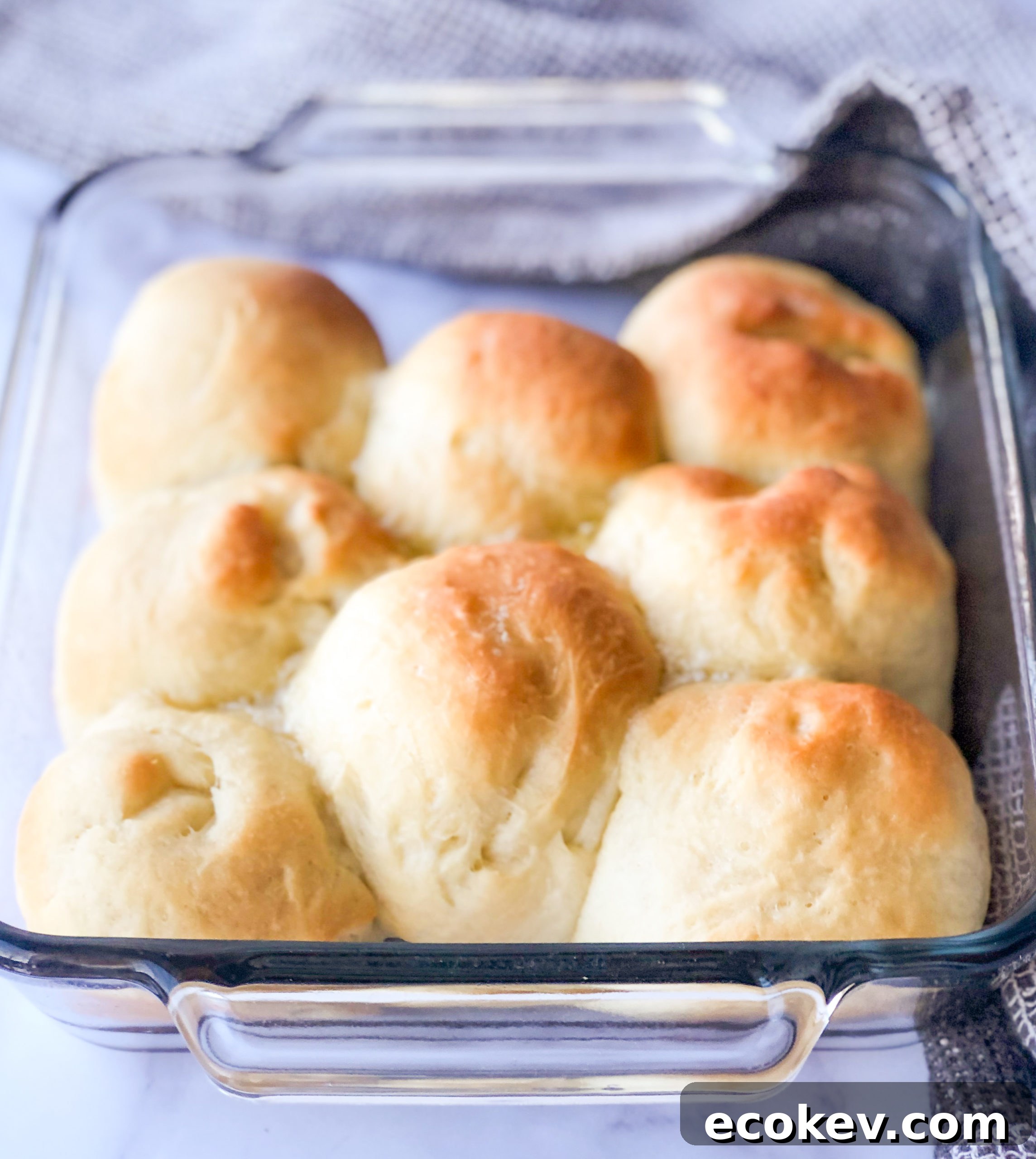 Sourdough Dinner Rolls