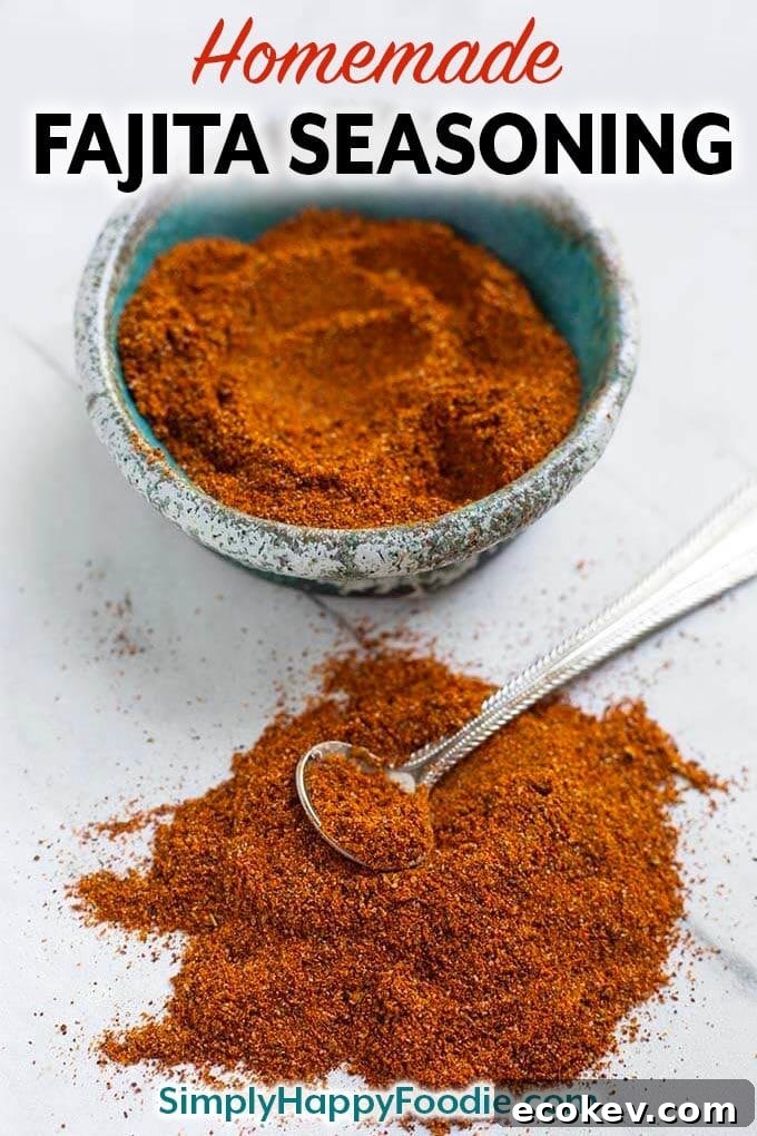 A good Homemade Fajita Seasoning will make a big difference in how your recipe will turn out. This homemade Fajita Seasoning blend is delicious on chicken, steak, pork, and vegetables. simplyhappyfoodie.com #homemadefajitaseasoning #fajitaseasoning #homemadespiceblend #mexicanseasoning #mexicanspiceblend fajita spices