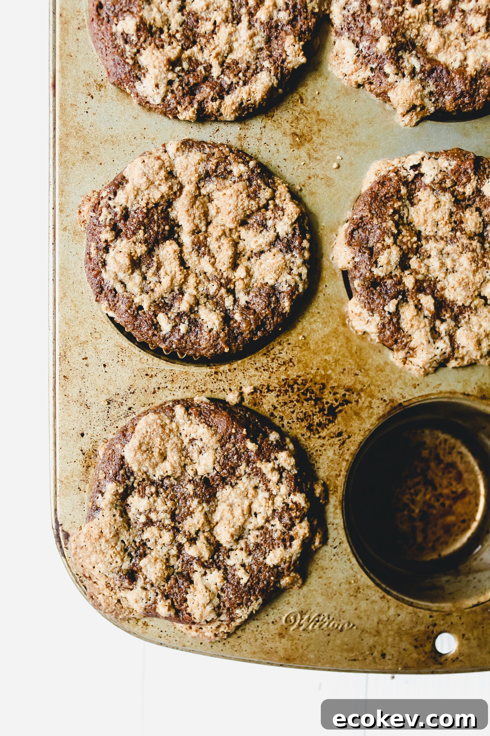 Banana Gingerbread Crunch Muffins [GF + Vegan]
