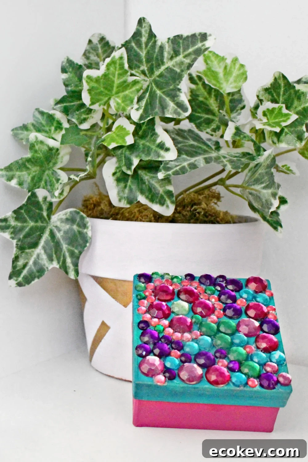 DIY jewelry storage