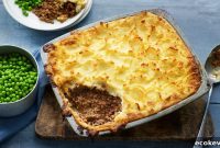 Classic Cottage Pie with Savory Beef and Mashed Potato Topping