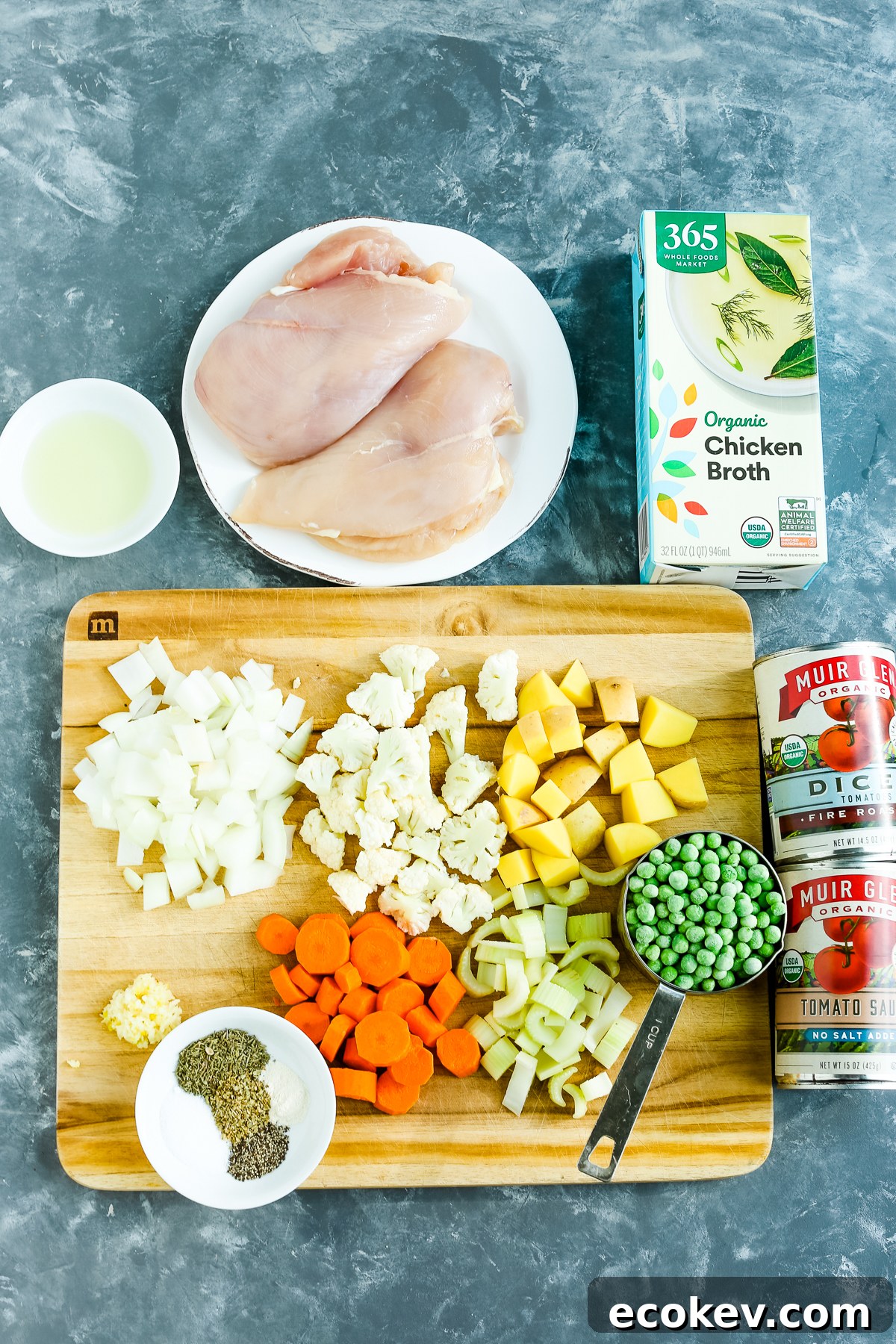 recipe ingredients for Instant Pot chicken vegetable soup recipe